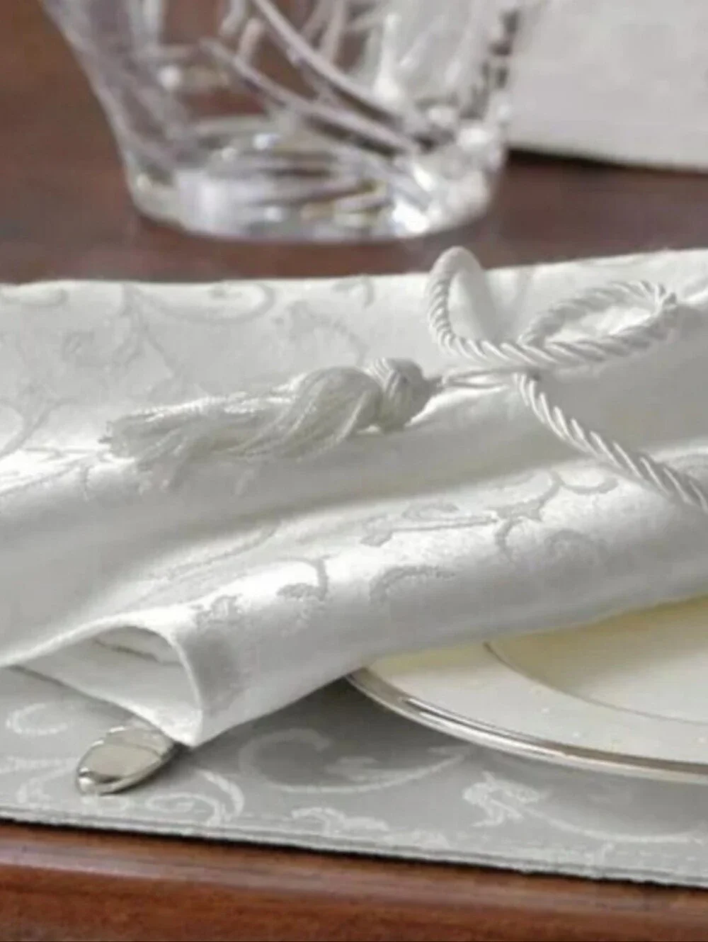 NAPKINS LENOX OPAL INNOCENCE WHITE DINNER NAPKINS SET OF 10 USED ONCE  CLEAN
